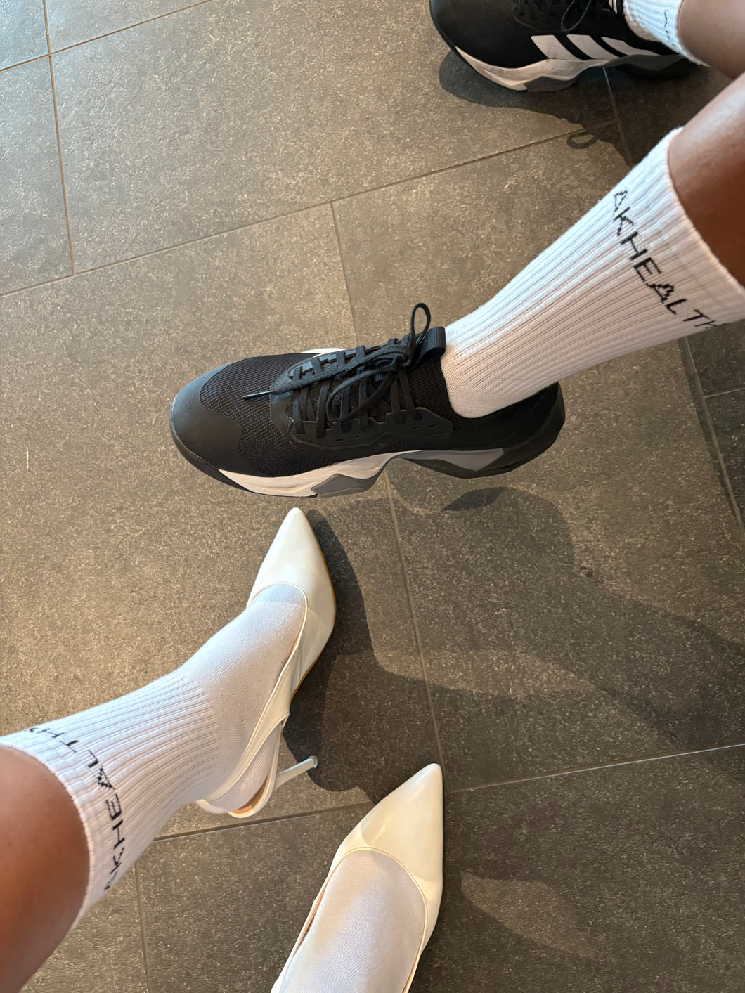Basic Crew Cotton Socks -white AKHEALTHY